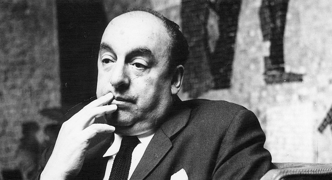 Entrevista a Adam Feinstein sobre “Neruda y la política”