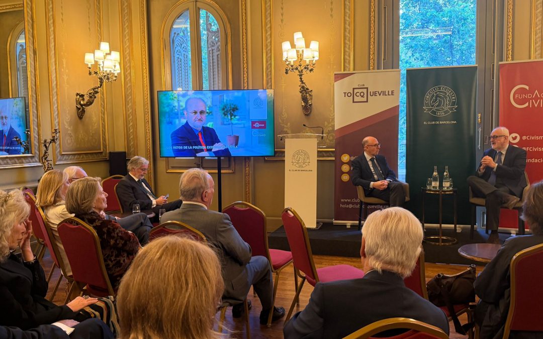 Tertulia con Florentino Portero sobre «Los retos de la política exterior española»